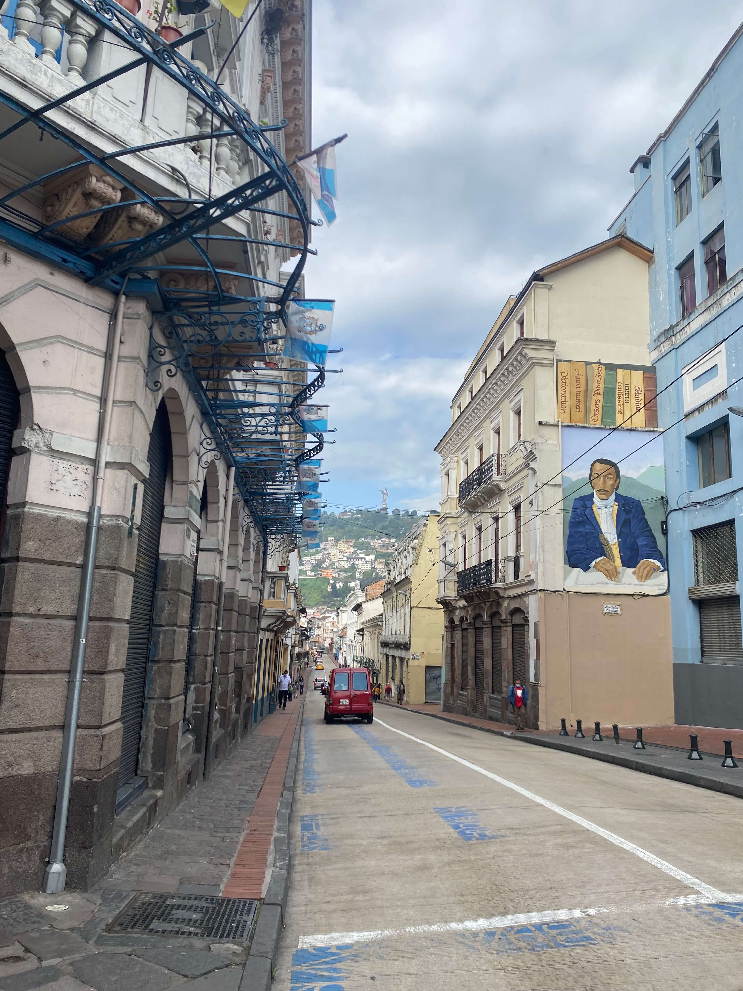 Guayaquil Espejos, Quito